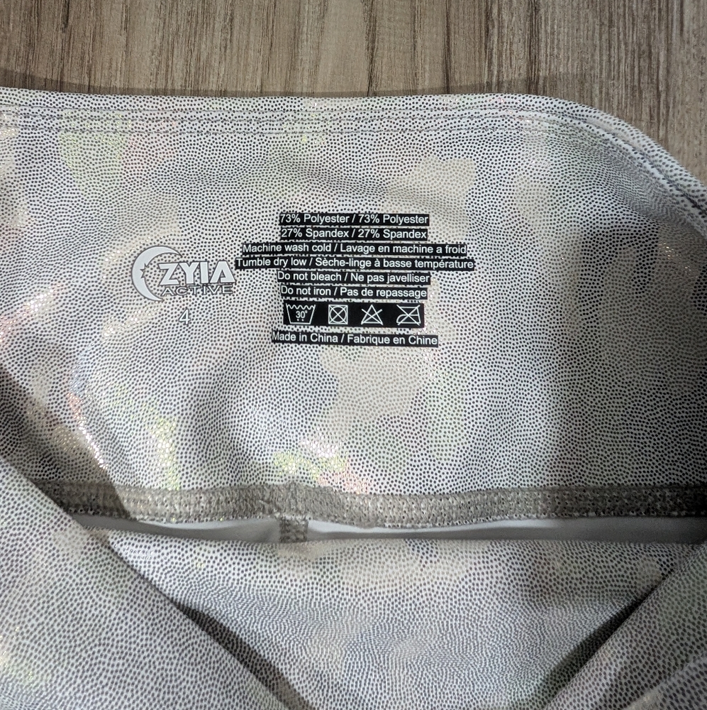 Zyia Active, 4, Light N Tight, Silver Metallic Camo Crop Leggings, Activewear - Picture 5 of 5
